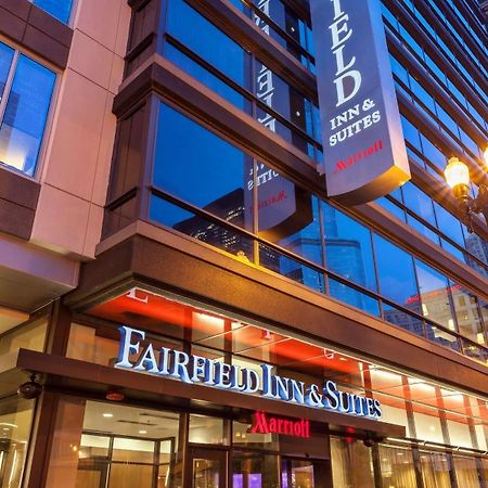 Fairfield Inn And Suites Chicago Downtown-River North Exterior foto